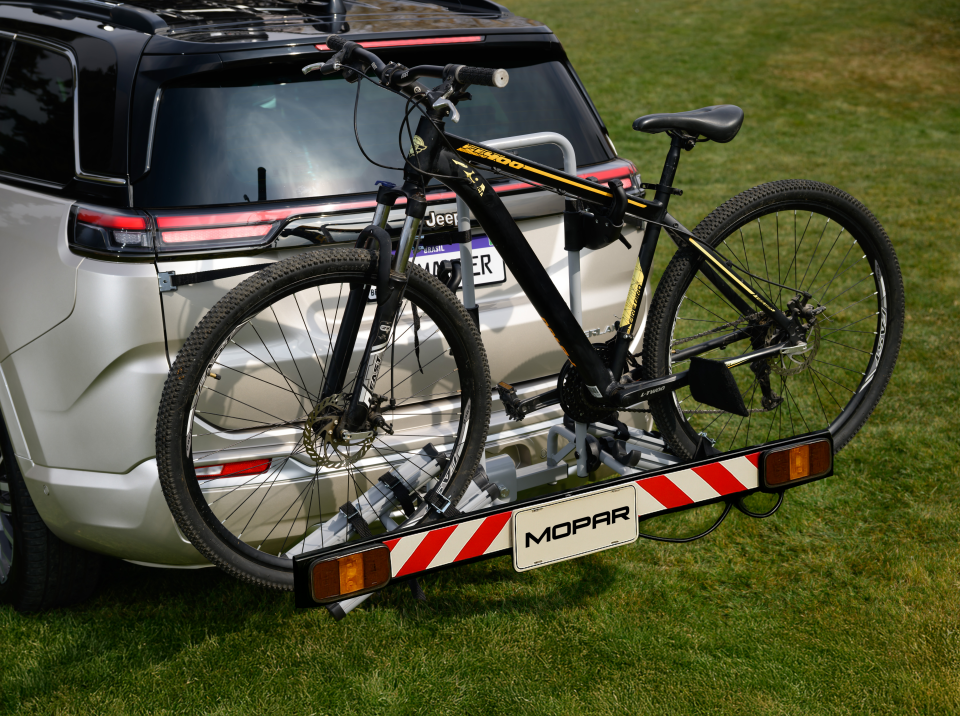 Mopar oferece a mais completa linha de acessórios para transporte de bicicletas 
